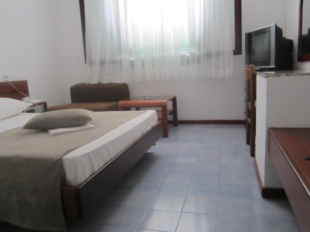 Hotel Zenit Neum Buitenkant foto