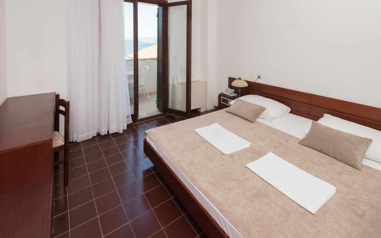 Hotel Zenit Neum Buitenkant foto