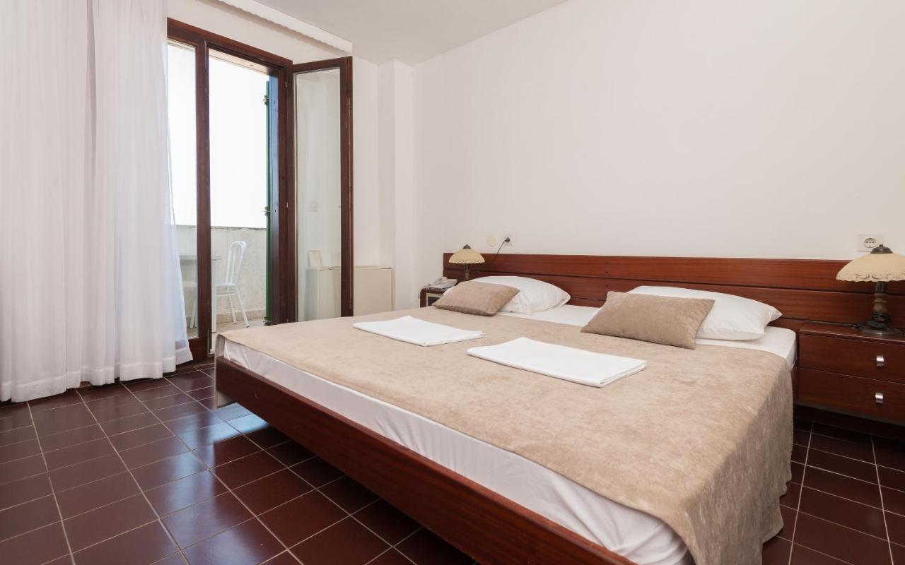 Hotel Zenit Neum Buitenkant foto