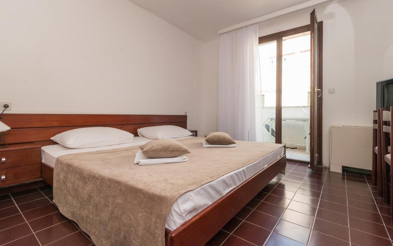 Hotel Zenit Neum Buitenkant foto